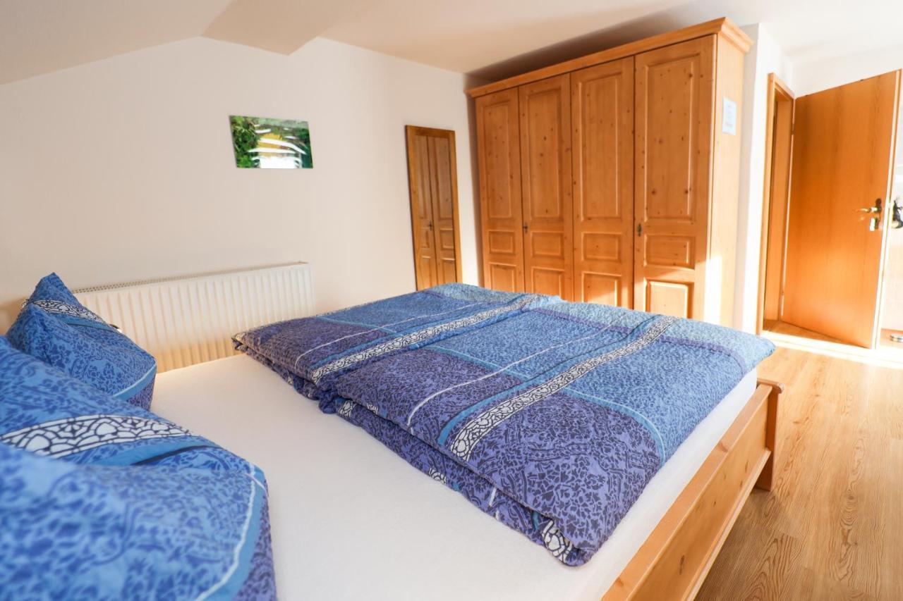 Doppel-/Zweibettzimmer mit Bergblick