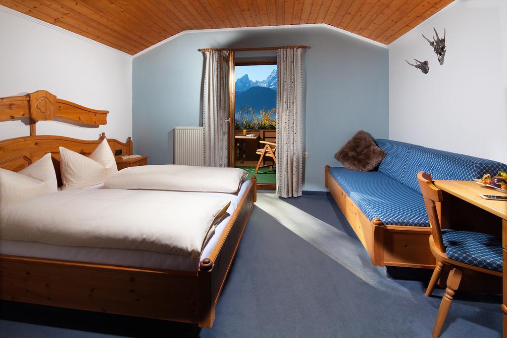 Double Room with Mountain View,378887584:JPEG